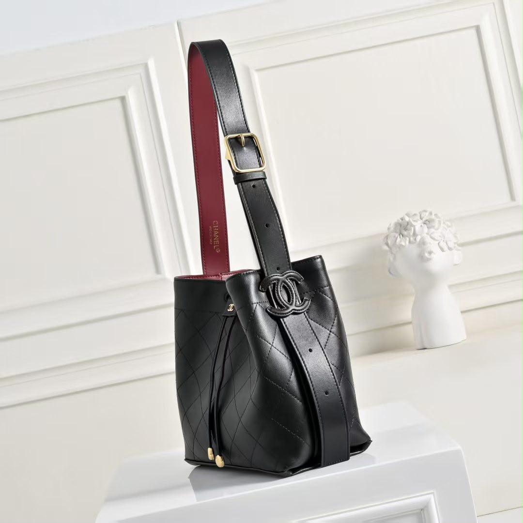 Chanel bag - tote