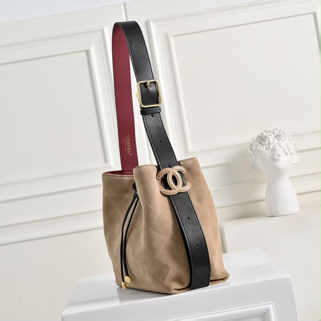 Chanel bag - tote