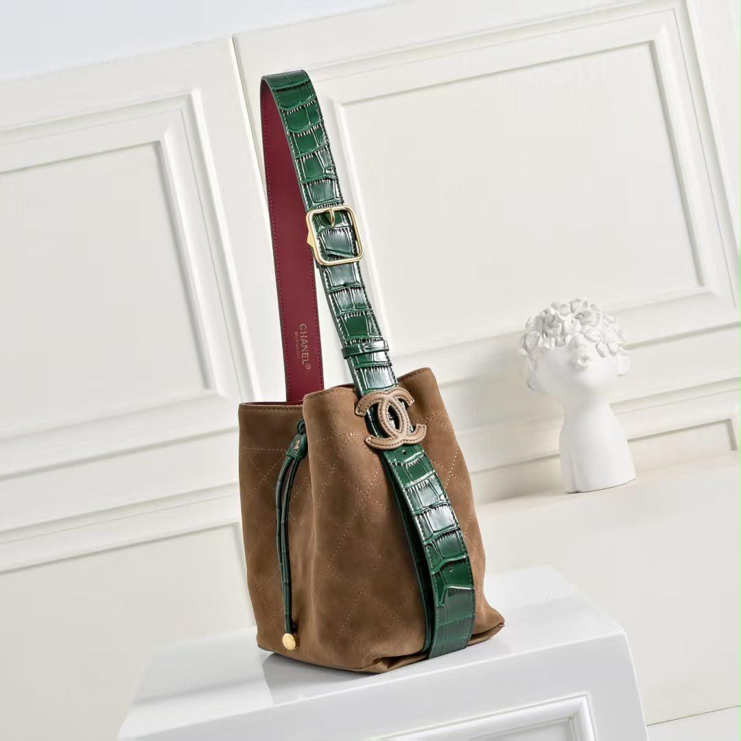 Chanel bag - tote