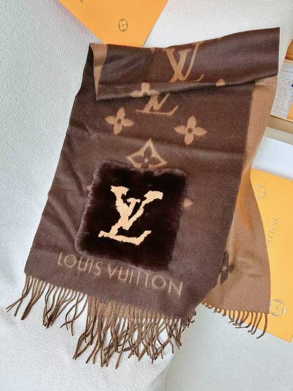 Lv scarf