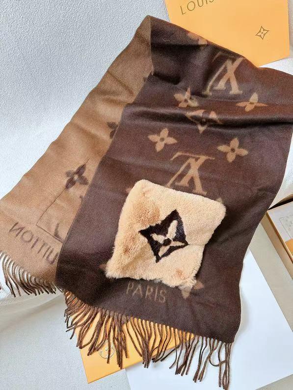 Lv scarf