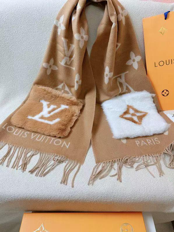 Lv scarf