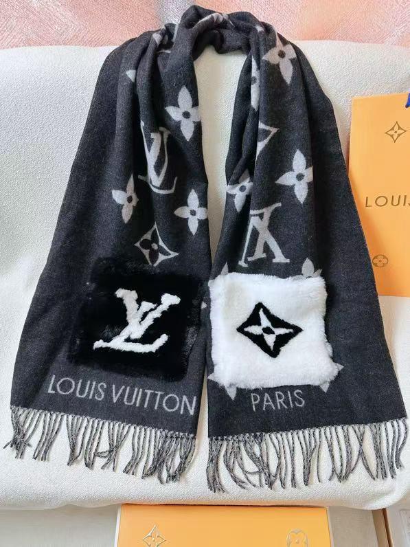 Lv scarf