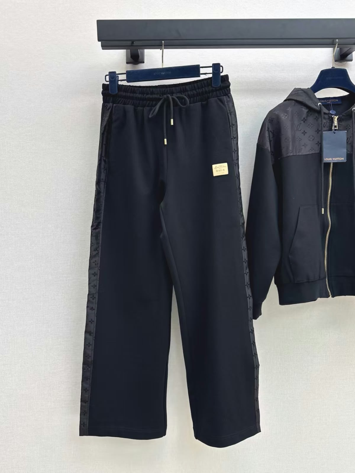 Lv tracksuit