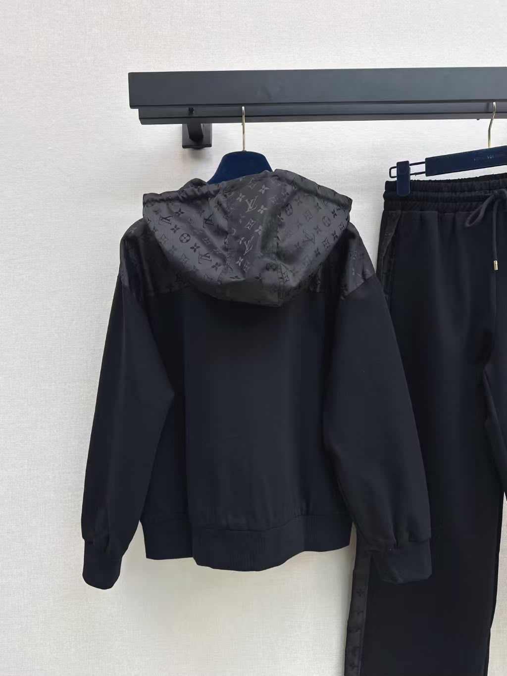 Lv tracksuit
