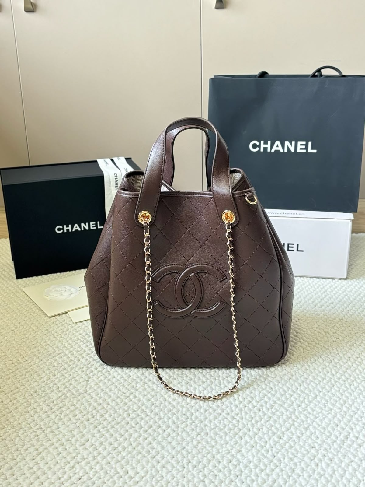 Chanel bag tote