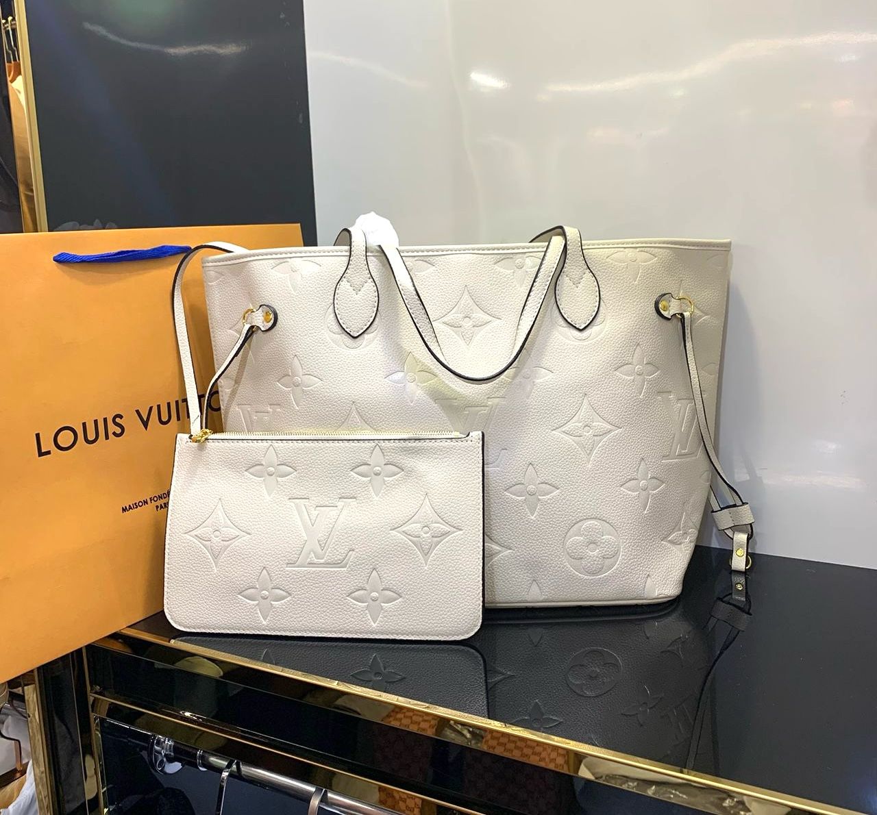 Lv bag tote